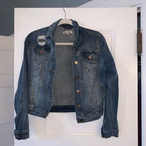 ripped cropped jean jacket!